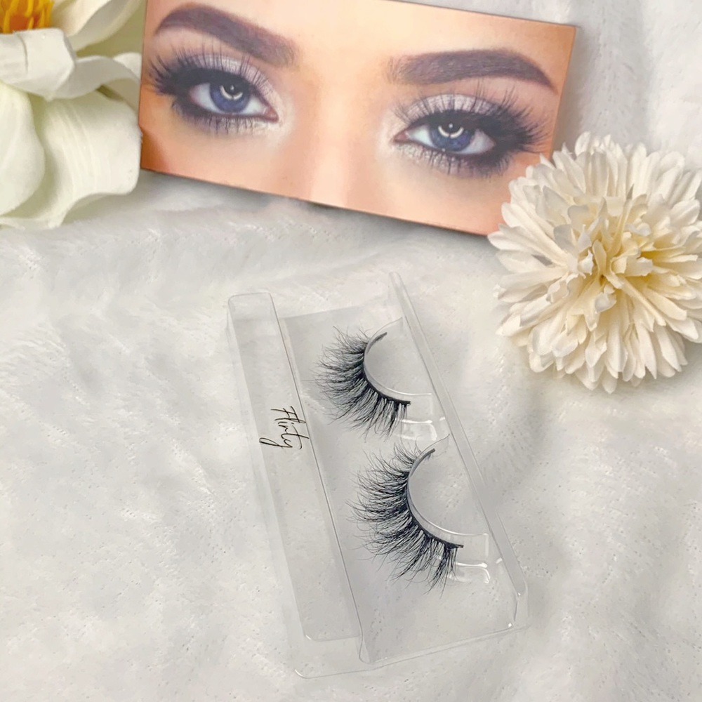 Flirty lashes